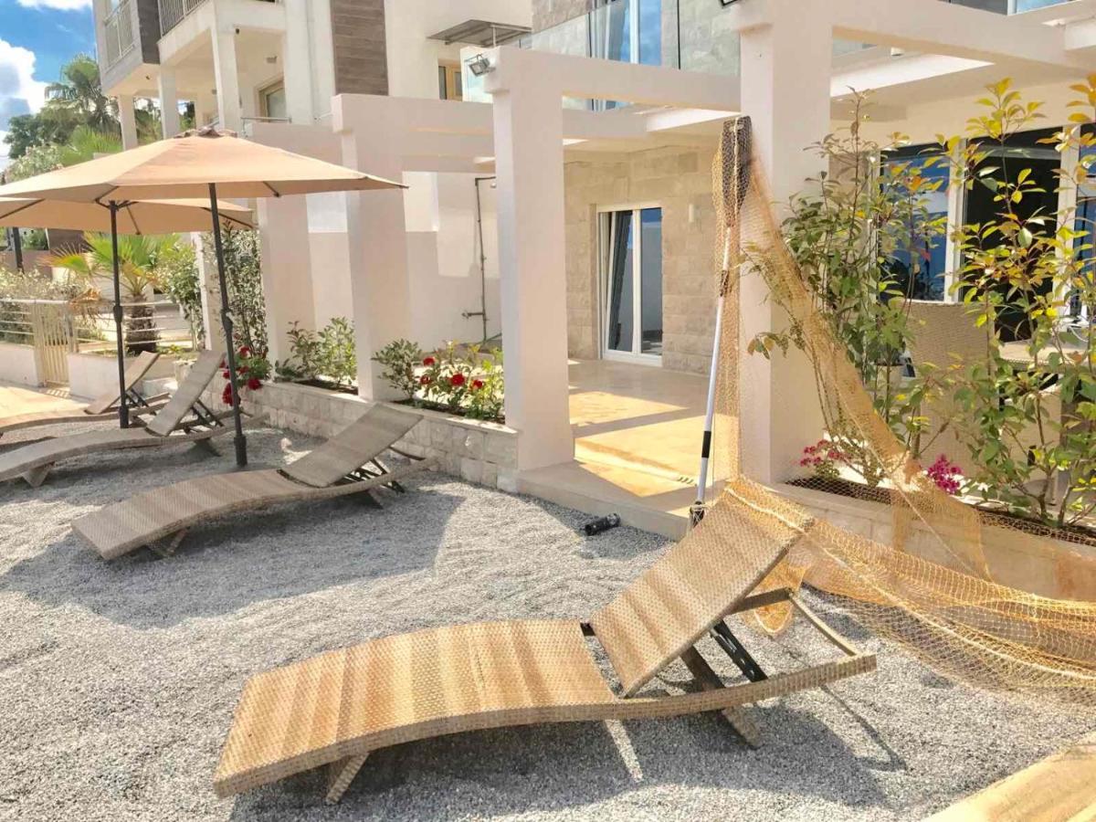 Lux Apartments Krasići Bagian luar foto