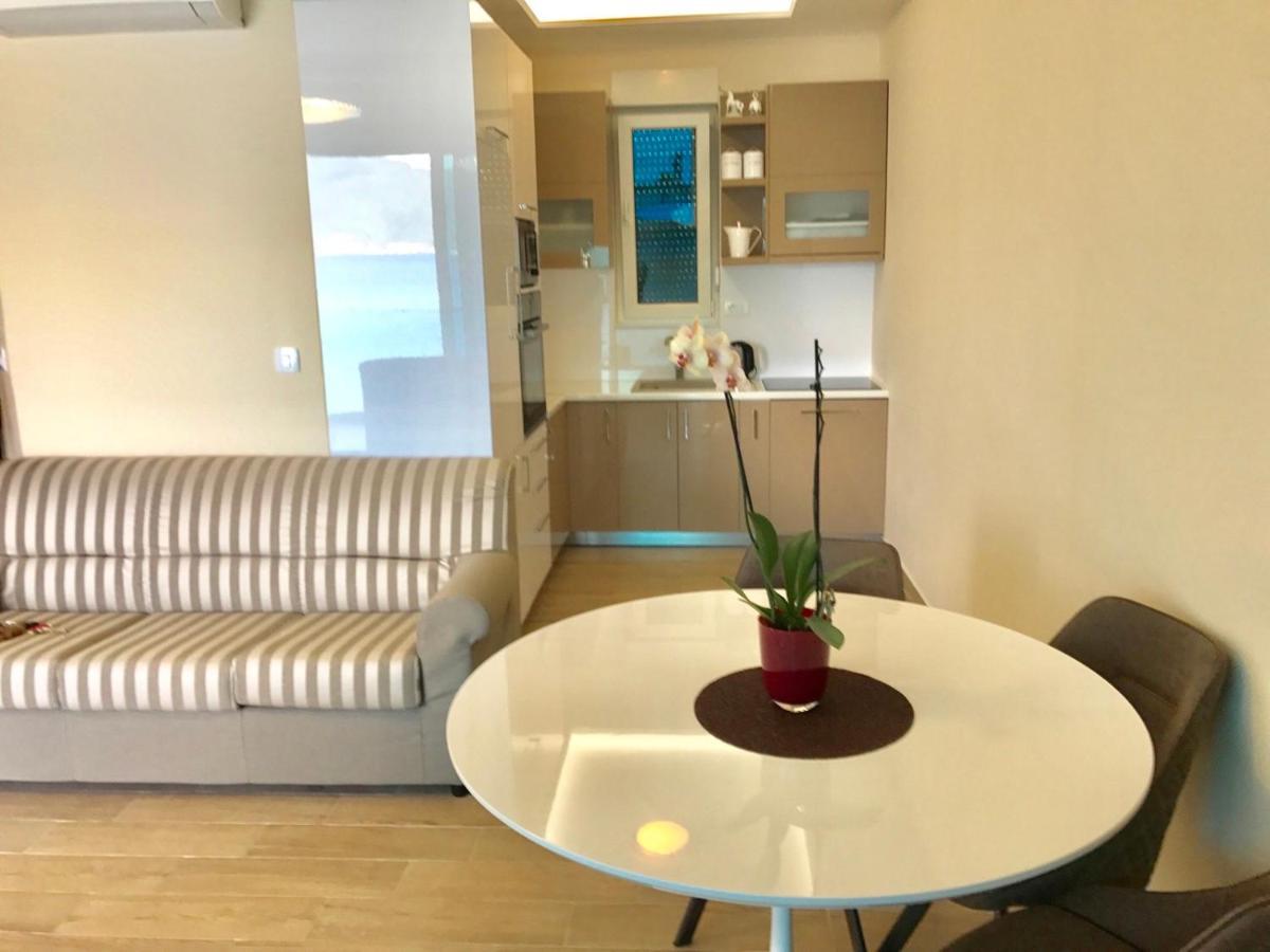 Lux Apartments Krasići Bagian luar foto