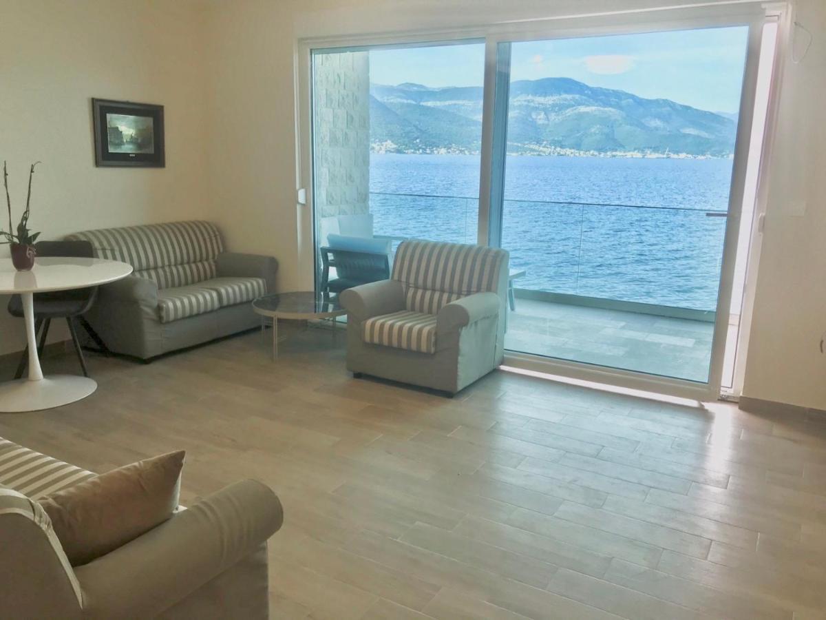 Lux Apartments Krasići Bagian luar foto
